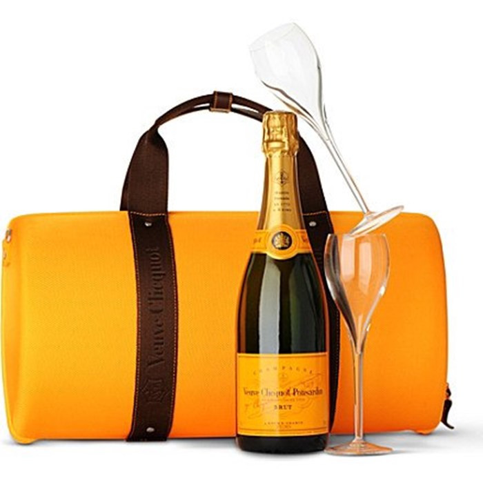 veuve clicquot traveller pack with 2 glasses