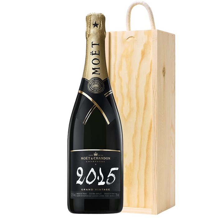 View Moet And Chandon Brut Vintage 2013-15 Champagne 75cl In Pine Gift Box