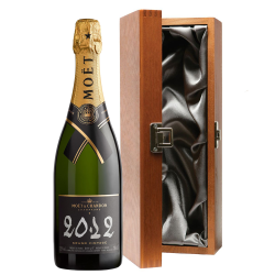 Buy & Send Moet &amp;amp; Chandon Brut Vintage 2012 Champagne 75cl in Luxury Gift Box